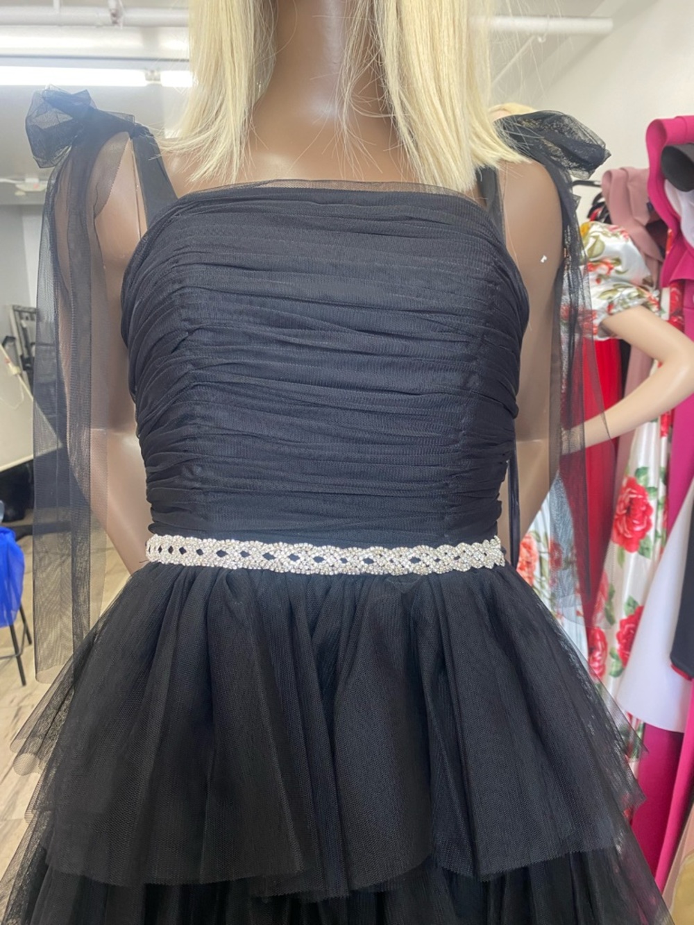 Prom dress - Picture 2 of 9